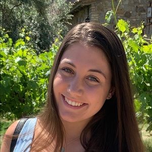 Meet your Posher, Danielle